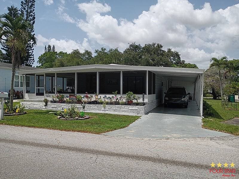 Manufactured home in Margate, FL 33063