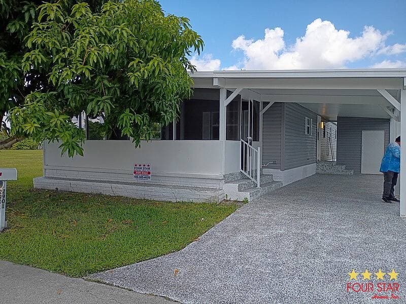 Manufactured home in Margate, FL 33063