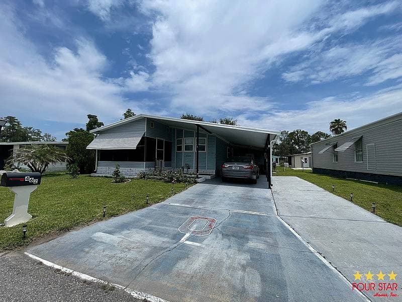 Manufactured home in Kissimmee, FL 34746