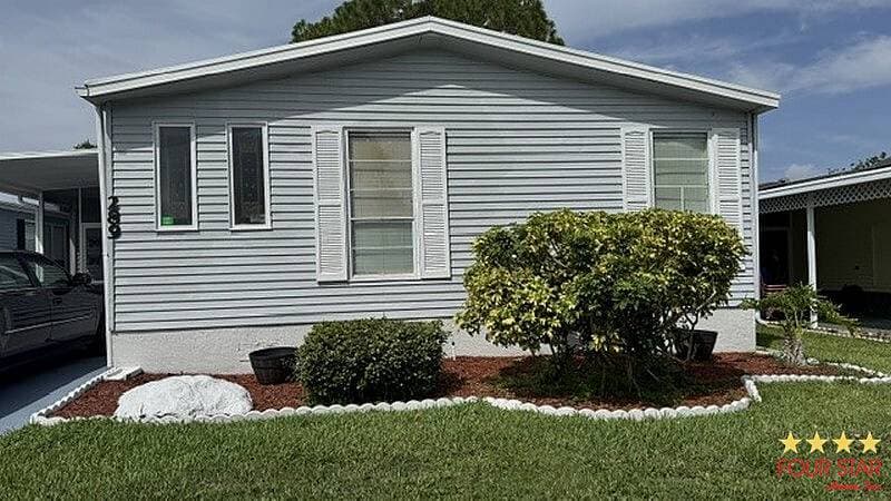 Manufactured home in Vero Beach, FL 32966