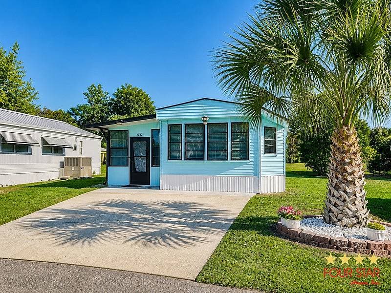 Manufactured home in Eustis, FL 32726
