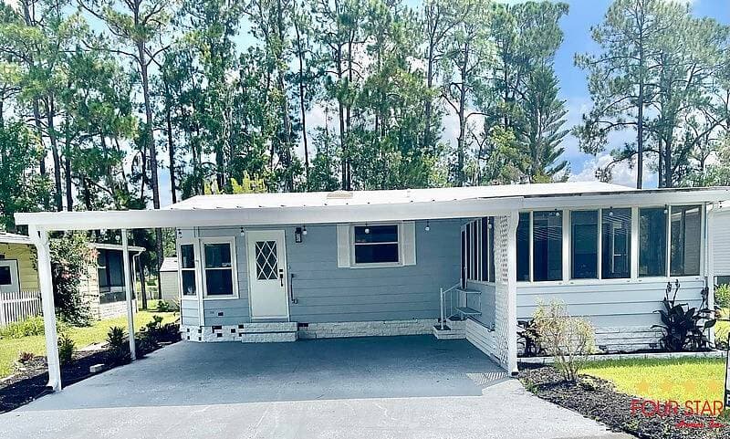 Manufactured home in Kissimmee, FL 34746