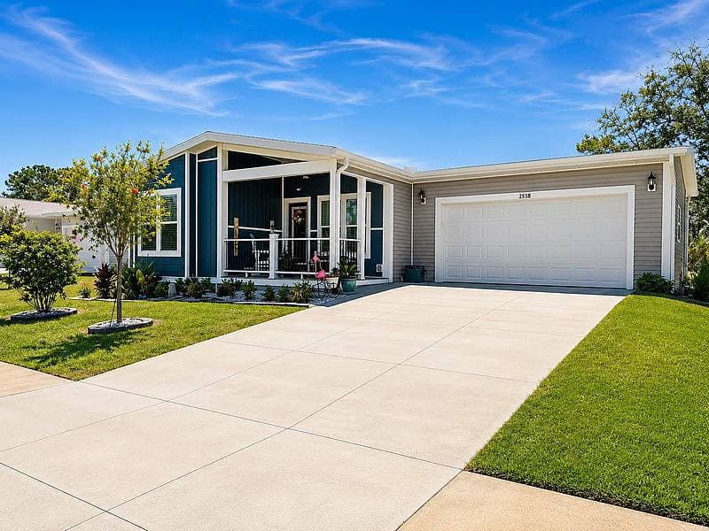 Manufactured home in Ormond Beach, FL 32174