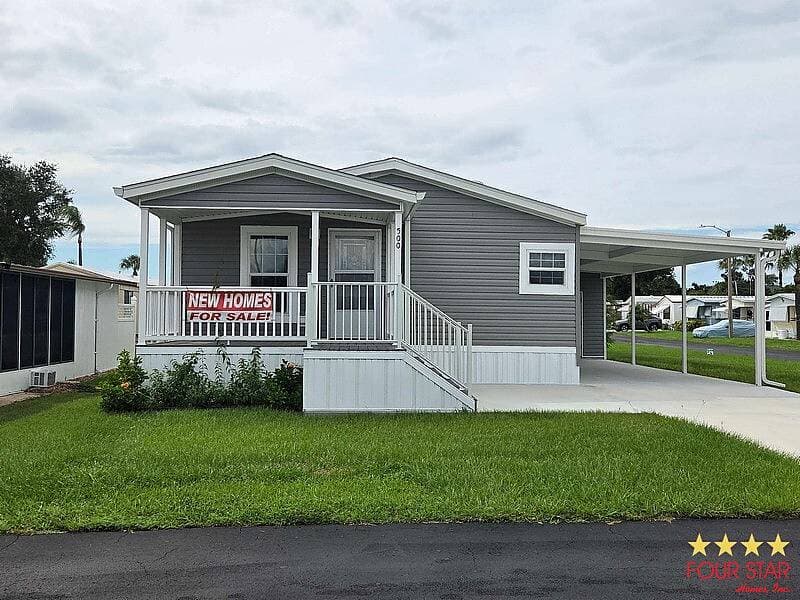 Manufactured home in Palmetto, FL 34221