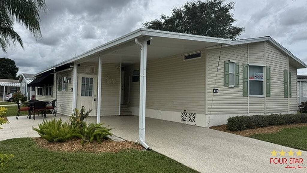 Manufactured home in Vero Beach, FL 32966
