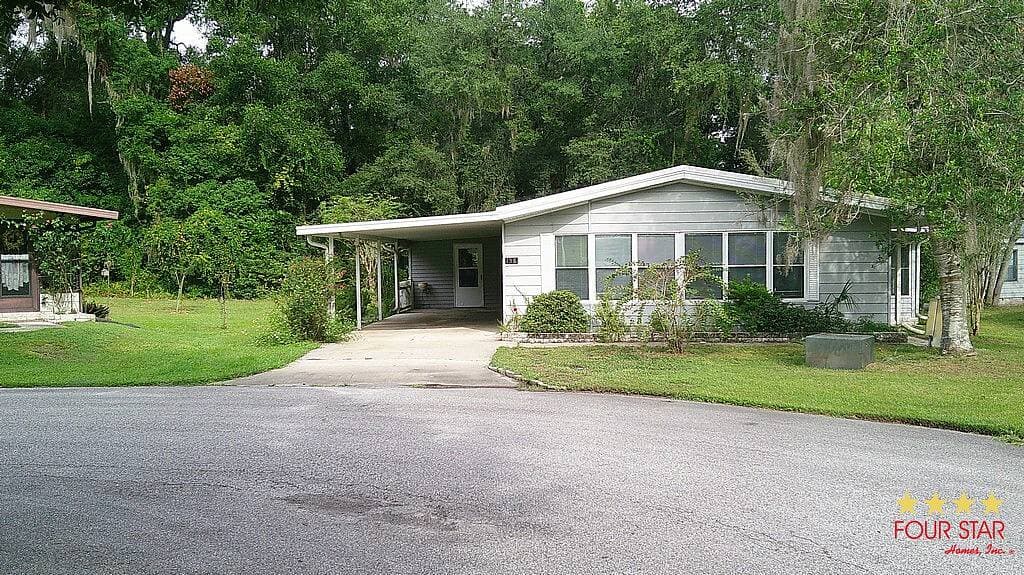 Manufactured home in DeLand, FL 32724