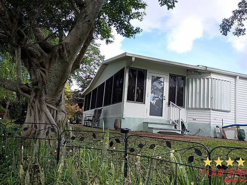 Manufactured home in Margate, FL 33063