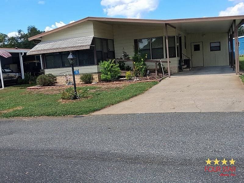 Manufactured home in Leesburg, FL 34788