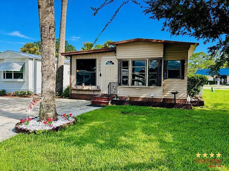 Manufactured home in Eustis, FL 32726