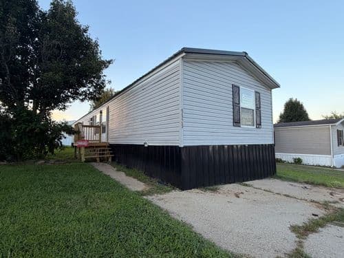 Manufactured home in LOUISVILLE, KY 40291