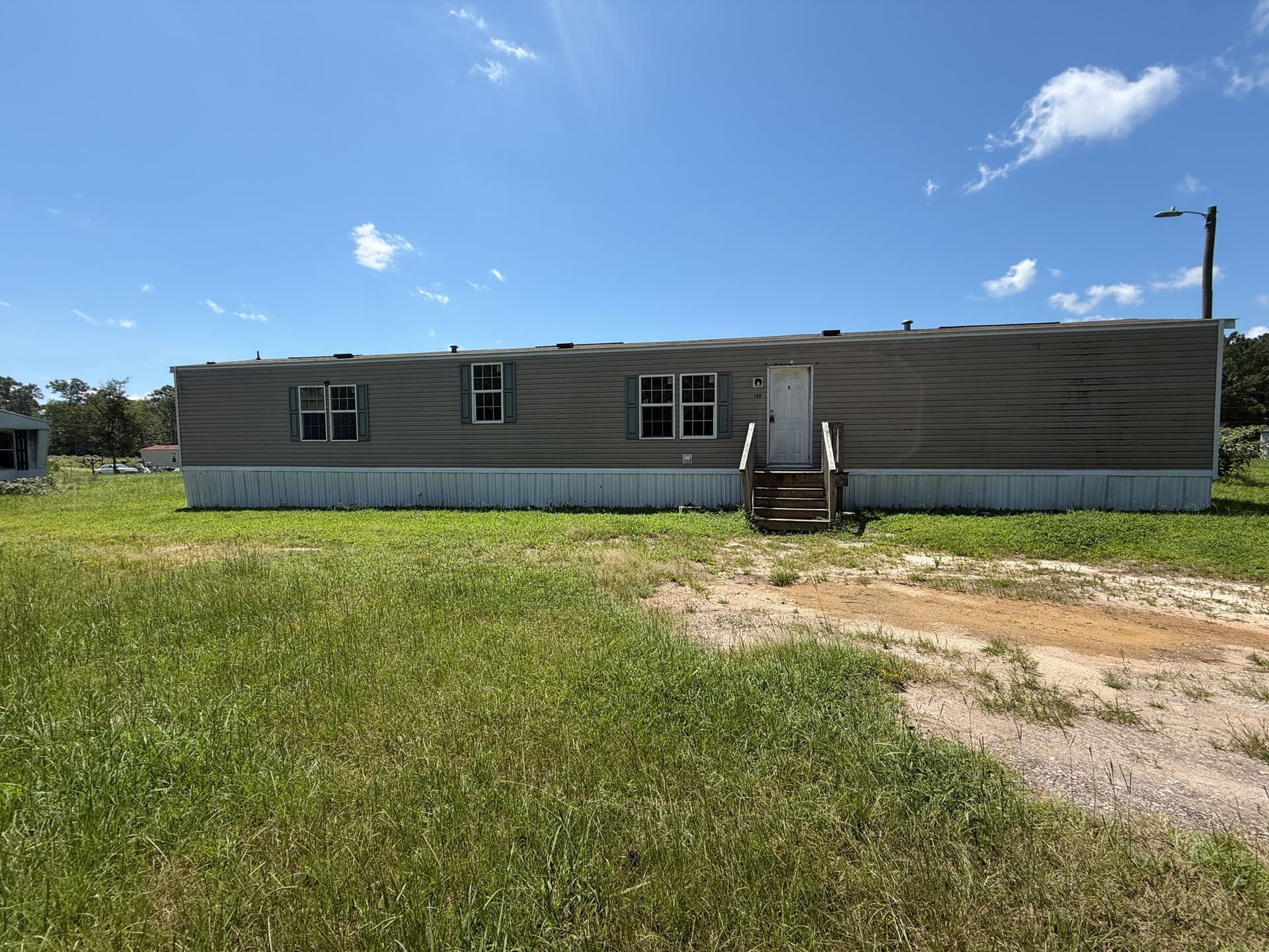 Manufactured home in Henderson, NC 27537