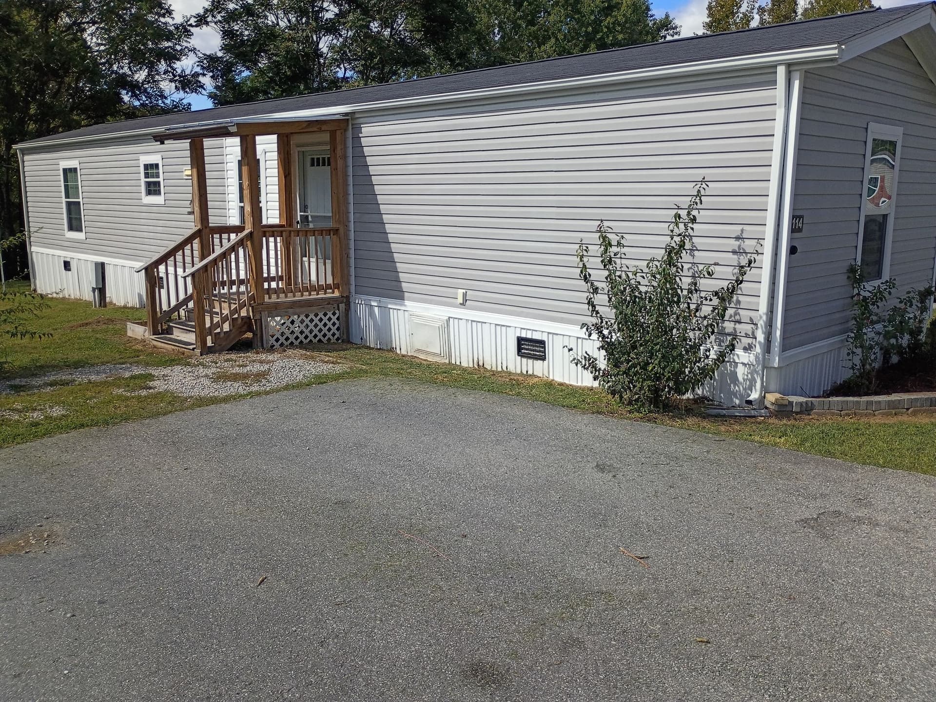 Manufactured home in ELLISTON, VA 24087