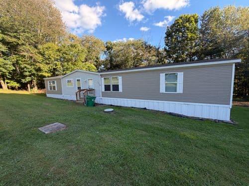 Manufactured home in SHICKSHINNY, PA 18655