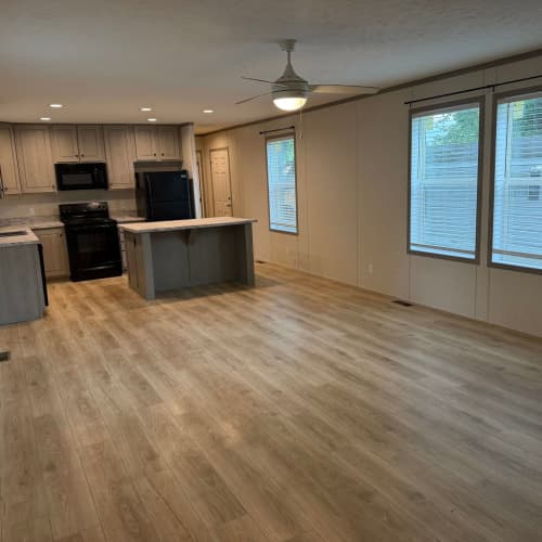 Manufactured home in Louisville, KY 40258