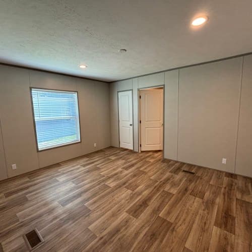 Manufactured home in New Castle, IN 47362