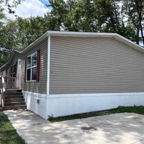 Manufactured home in Muncie, IN 47303