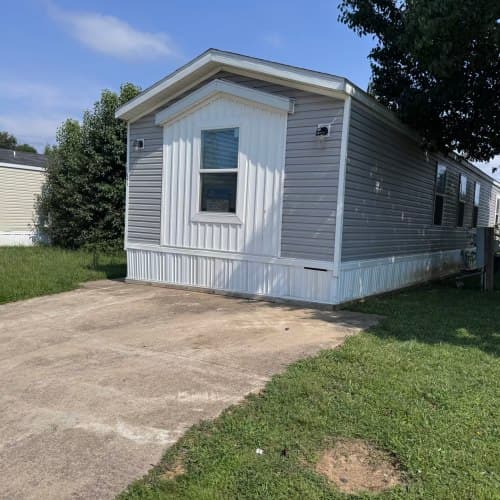 Manufactured home in Radcliff, KY 40160