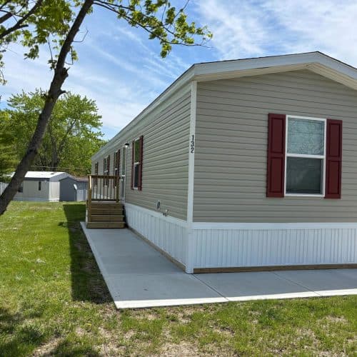 Manufactured home in New Castle, IN 47362