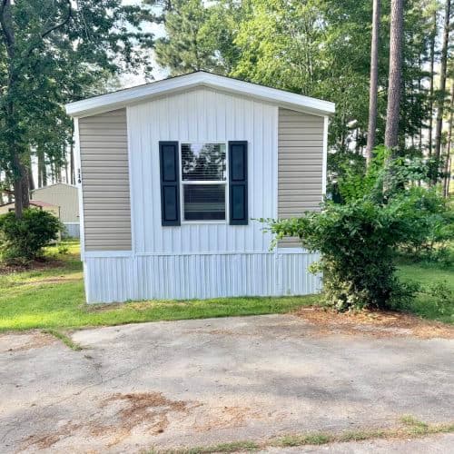 Manufactured home in Raeford, NC 28376