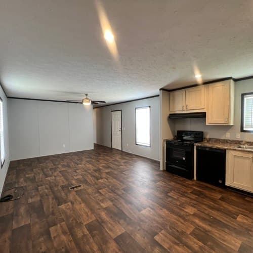 Manufactured home in Burlington, NC 27217