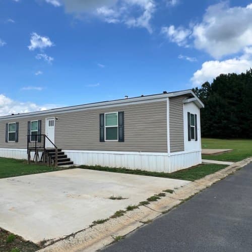 Manufactured home in Lavonia, GA 30553