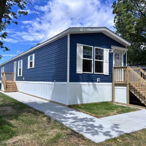 Manufactured home in New Castle, IN 47362