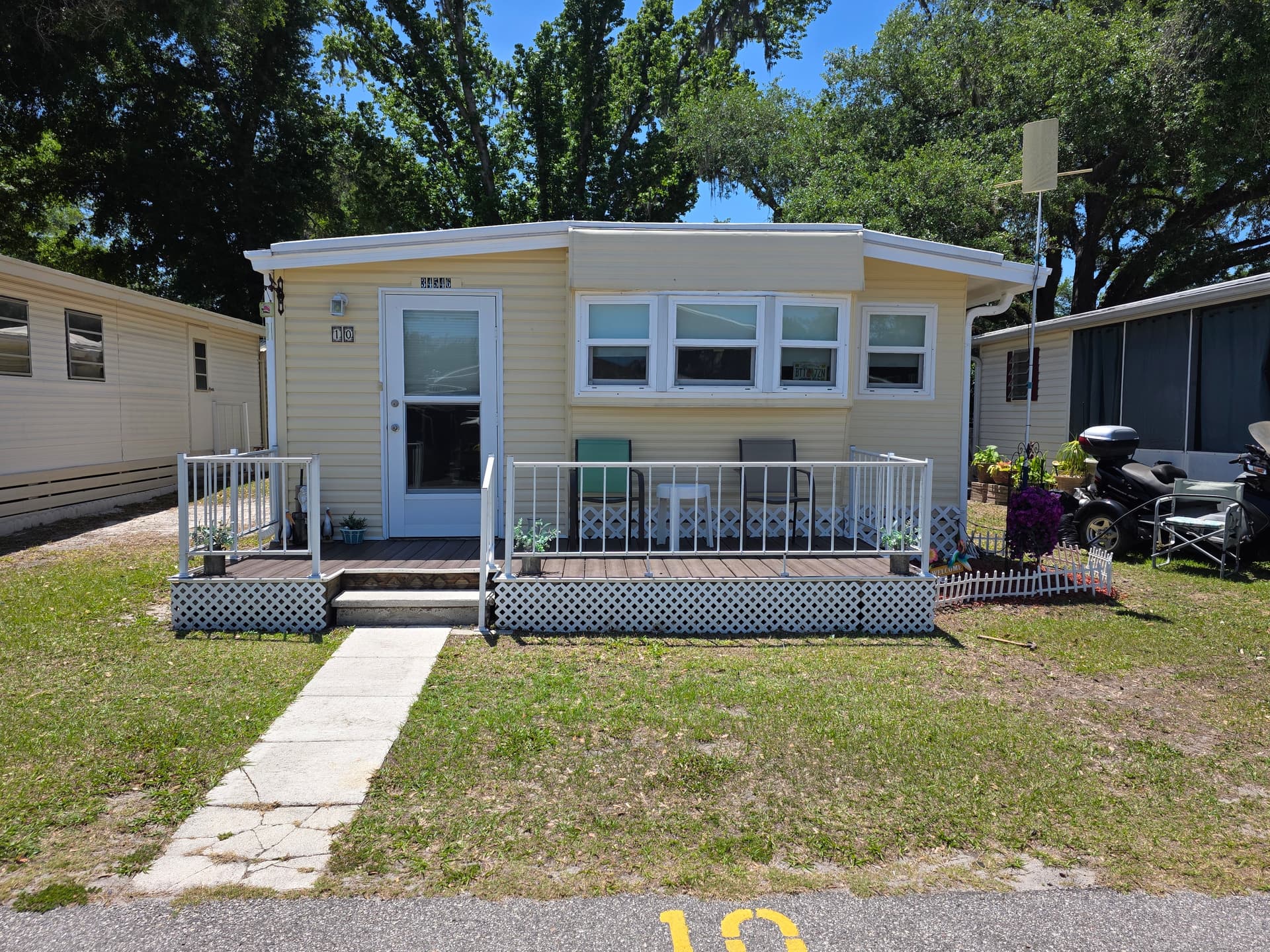 Manufactured home in Zephyrhills, FL 33541