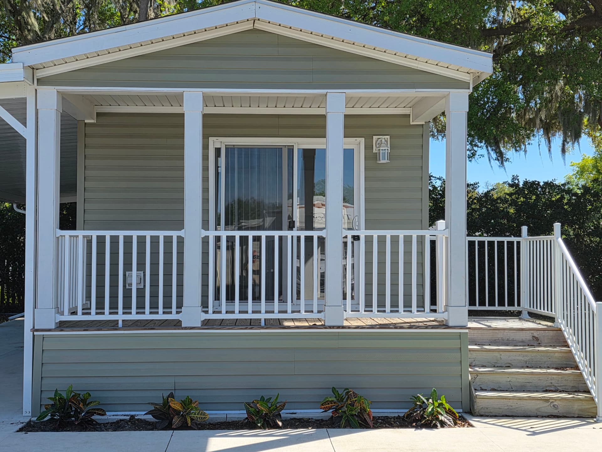Manufactured home in Zephyrhills, FL 33541
