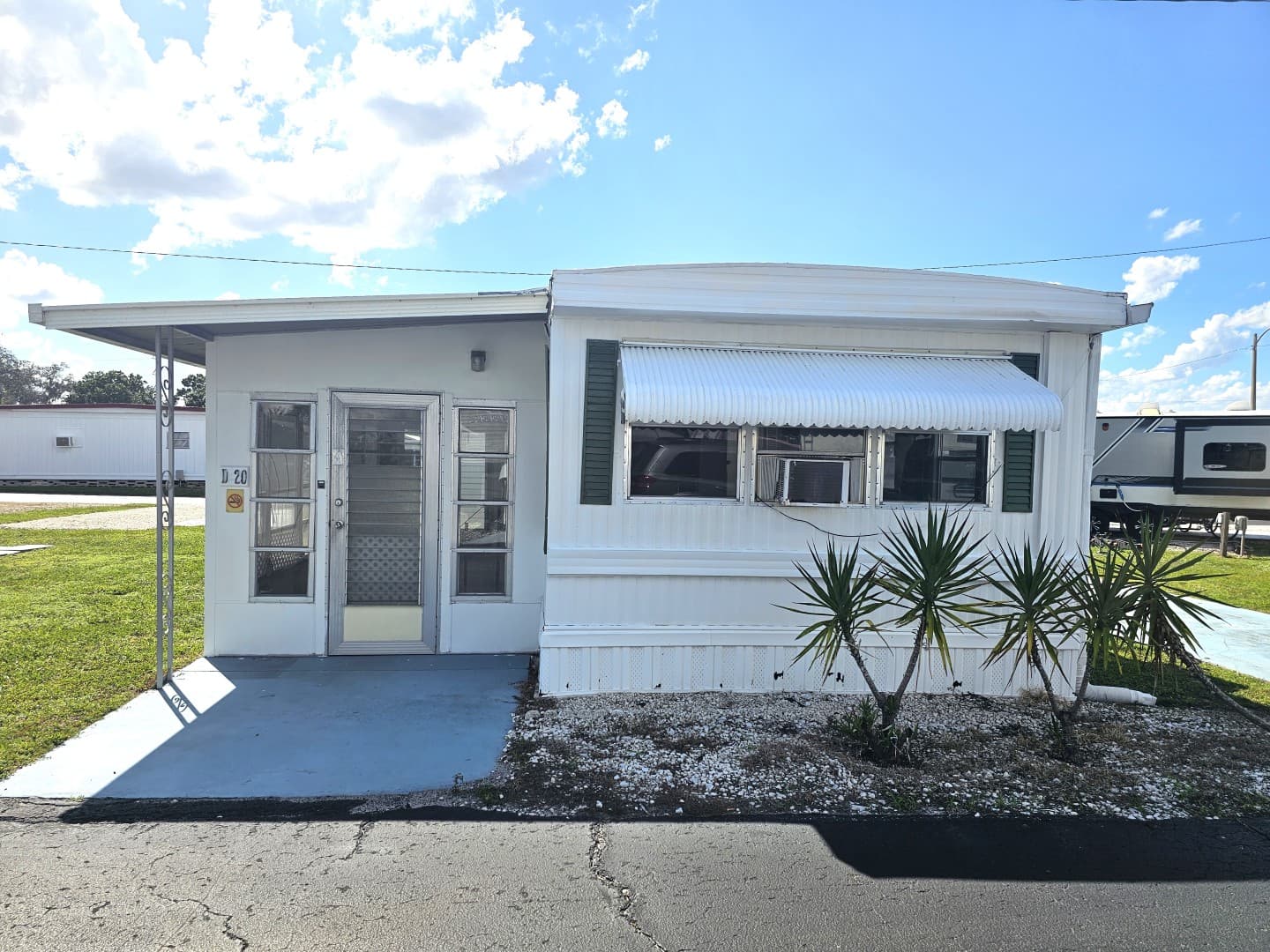 Manufactured home in Lakeland, FL 33815