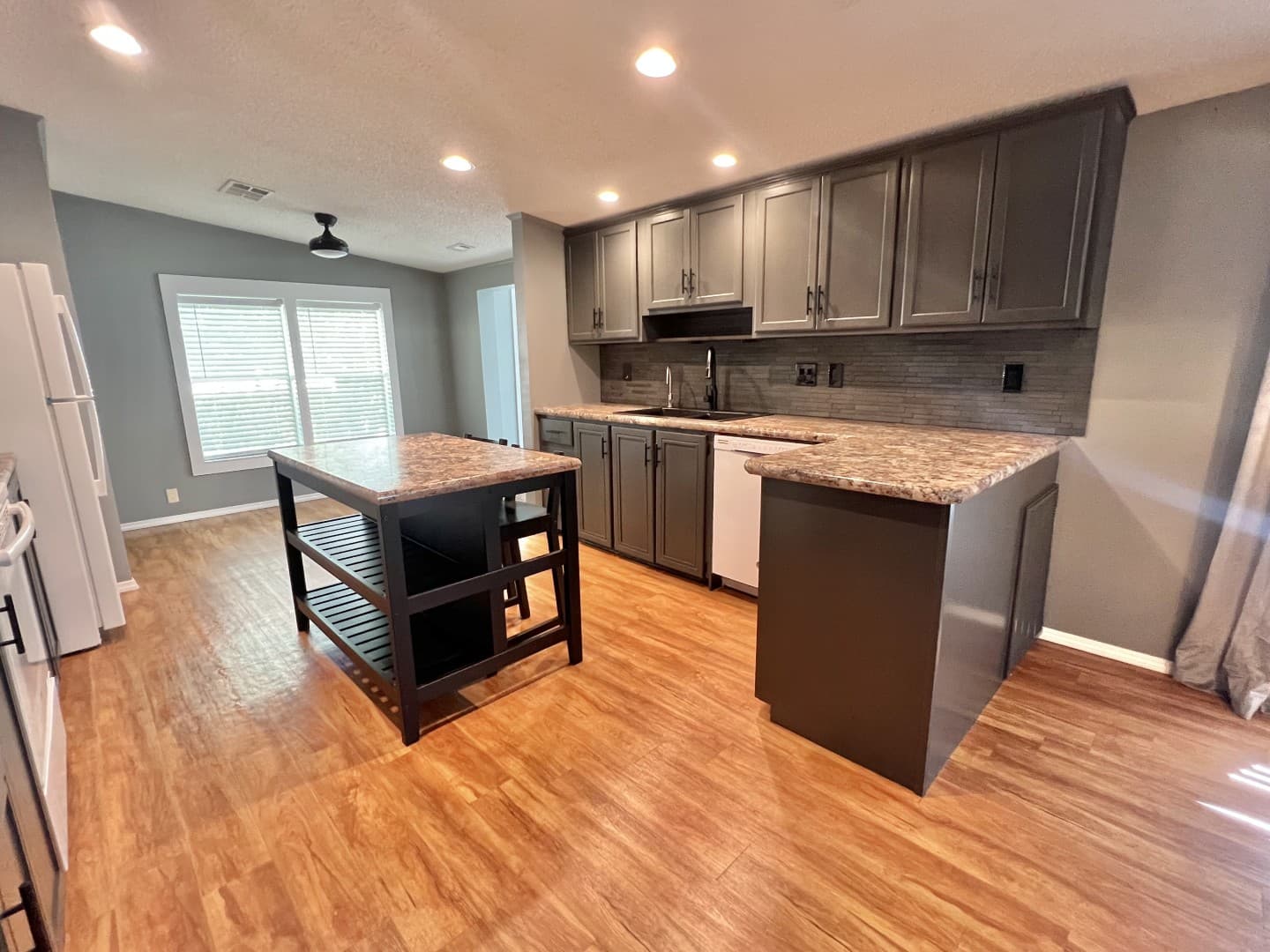 Manufactured home in Bradenton, FL 34207