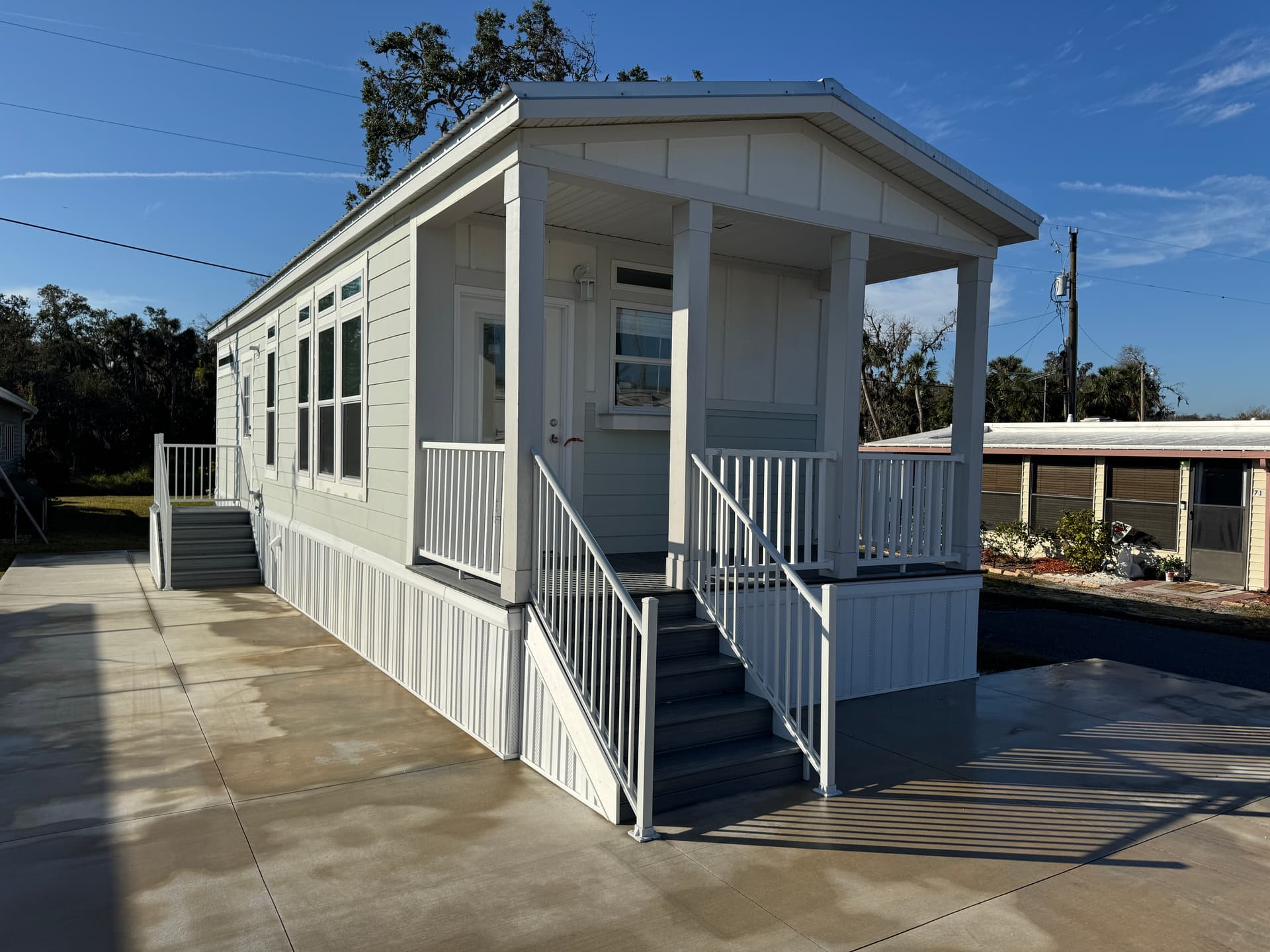 Manufactured home in Palmetto, FL 34221