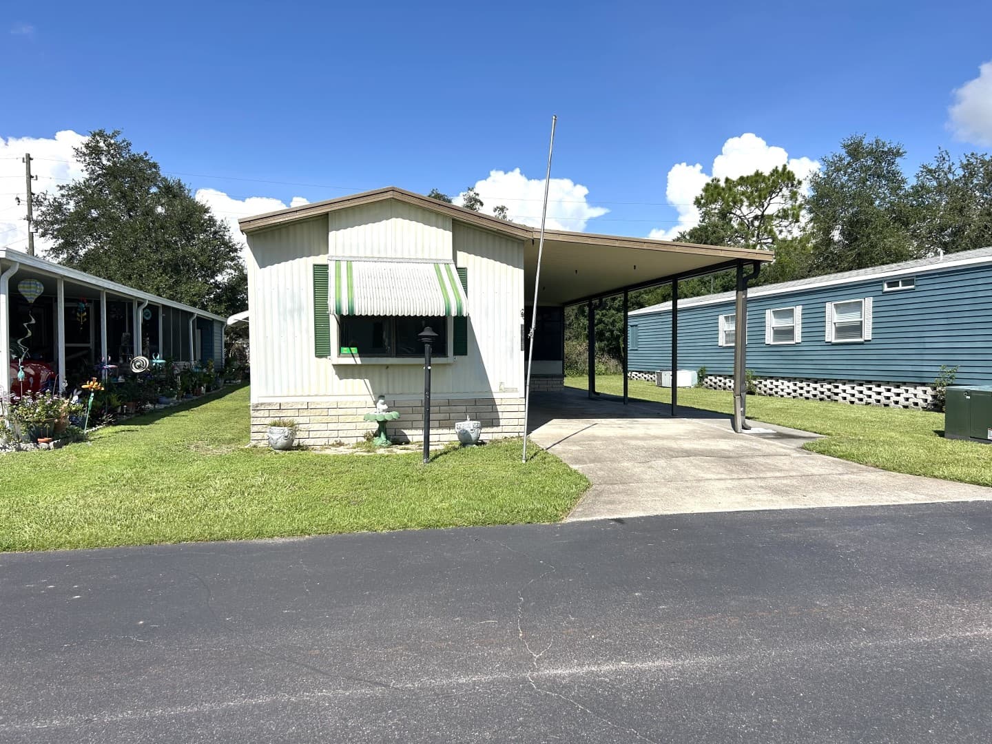 Manufactured home in Zephyrhills, FL 33541