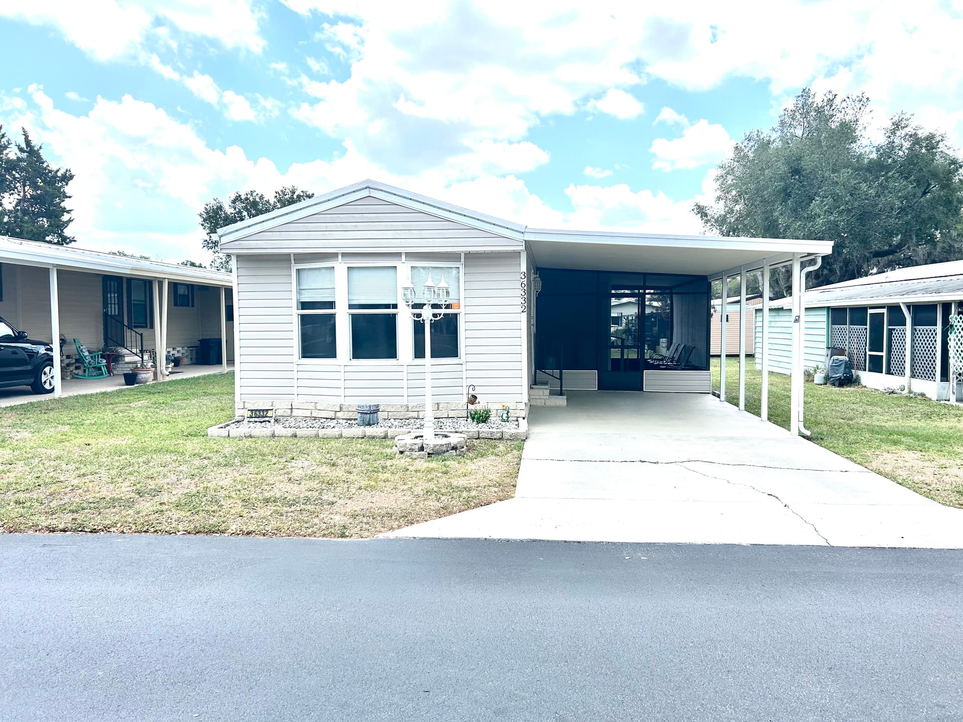 Manufactured home in Zephyrhills, FL 33541