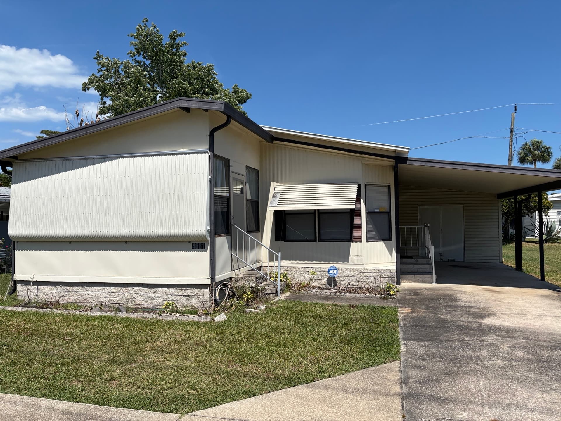 Manufactured home in Port Orange, FL 32127