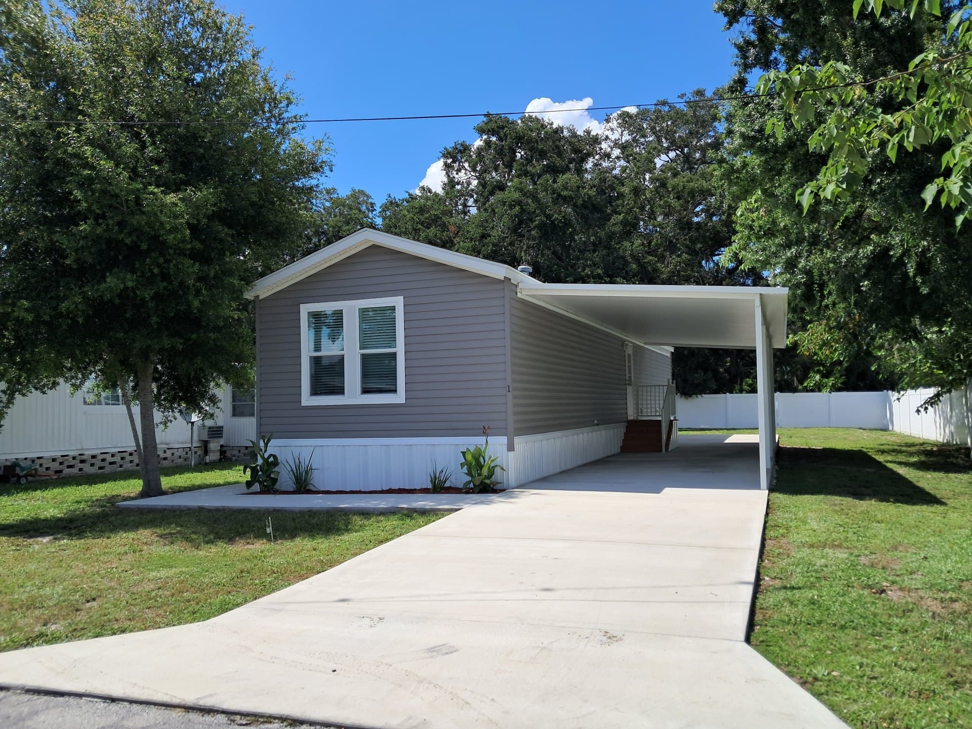 Manufactured home in Lake Alfred, FL 33850