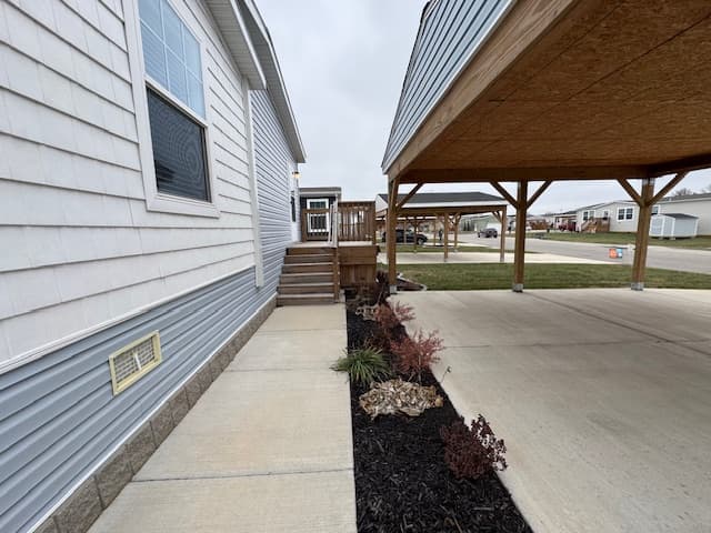 Manufactured home in Gardner, KS 66030