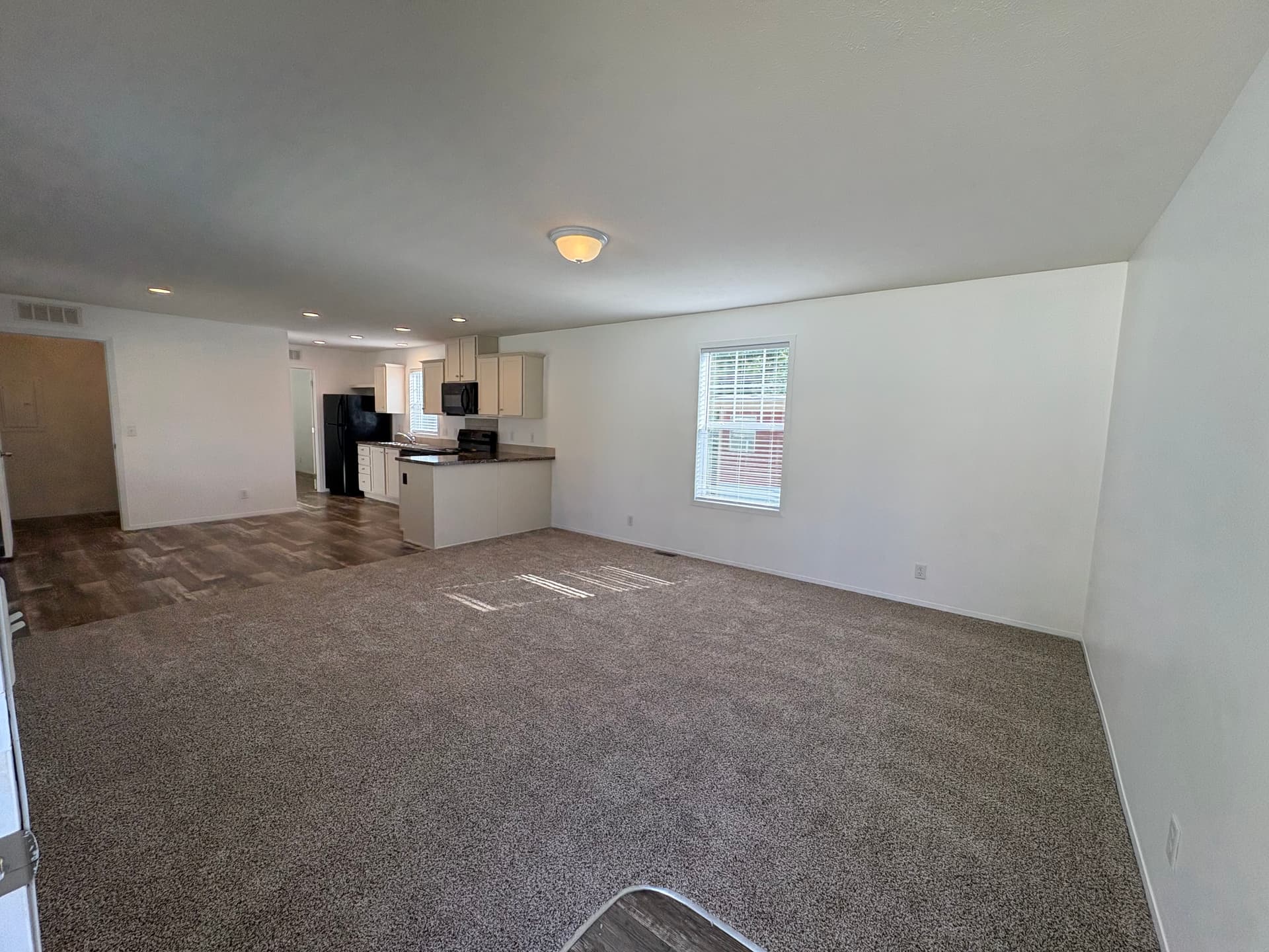Manufactured home in Independence, MO 64055