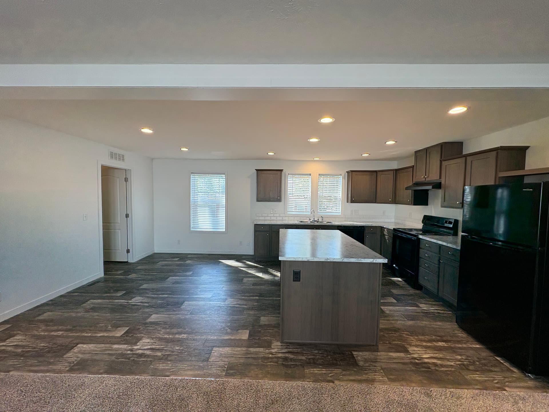 Manufactured home in Independence, MO 64055