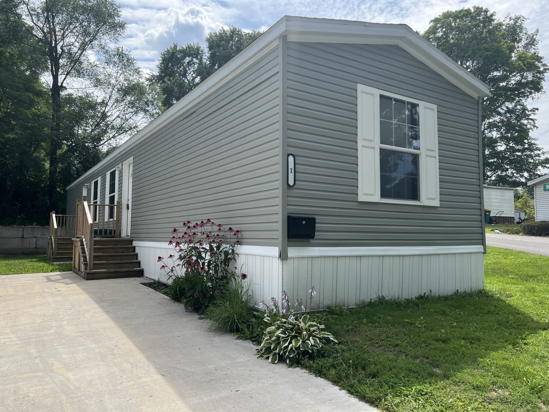 Manufactured home in Rochester, NY 14625