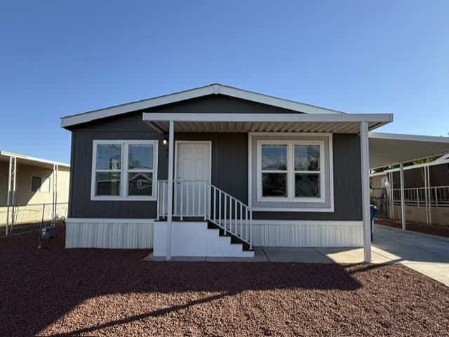 Manufactured home in Las Vegas, NV 89121