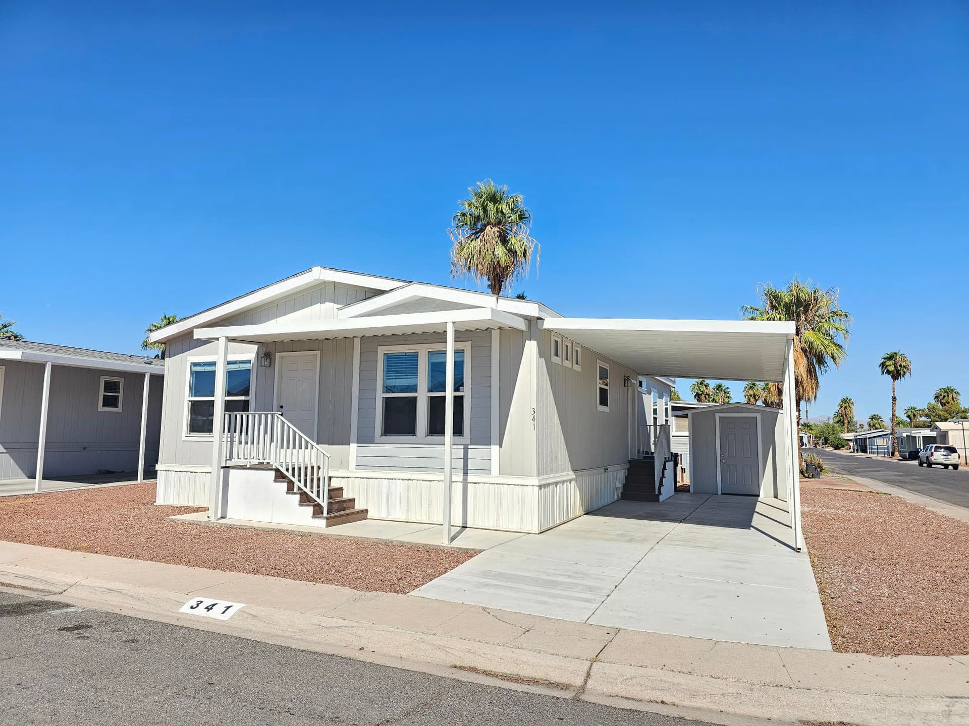 Manufactured home in Las Vegas, NV 89121
