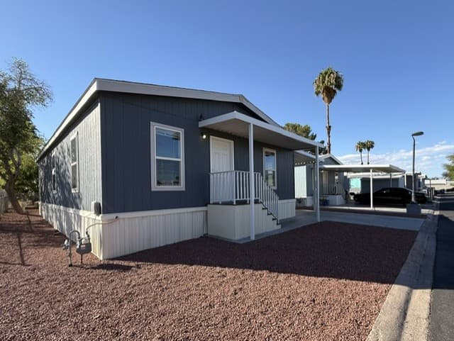 Manufactured home in Las Vegas, NV 89121