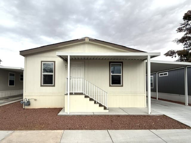 Manufactured home in Las Vegas, NV 89121